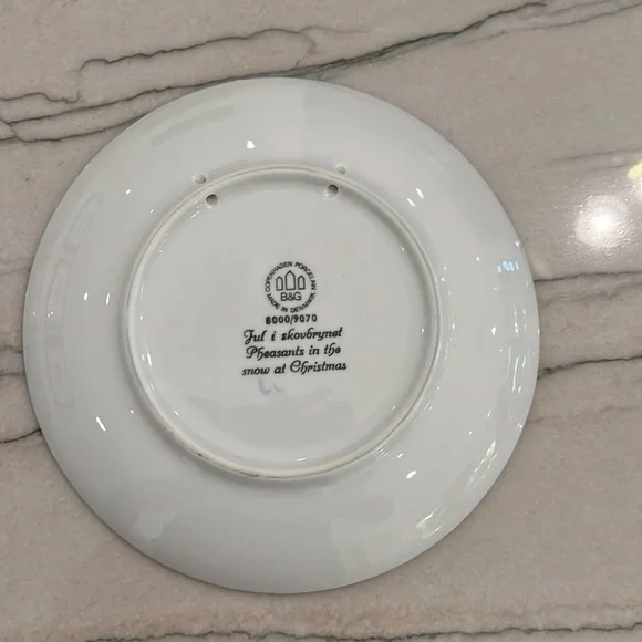 Vintage - 1970 Christmas in Greenland Collector Plate - Picture 9 of 12